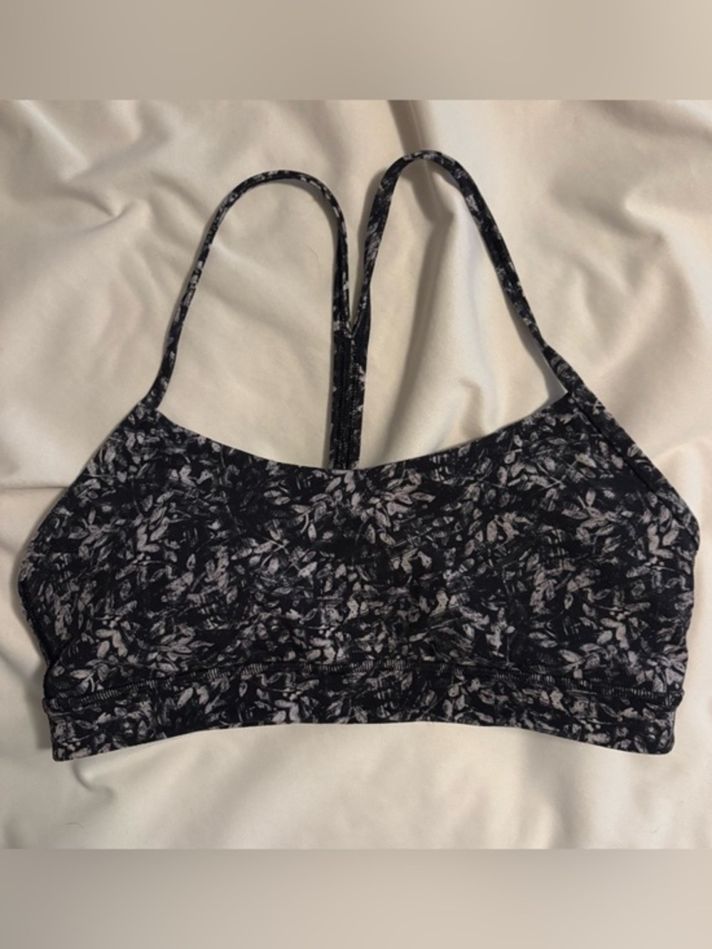 Lululemon Flow Y Bra Nulu *Light Support, A–C Cups